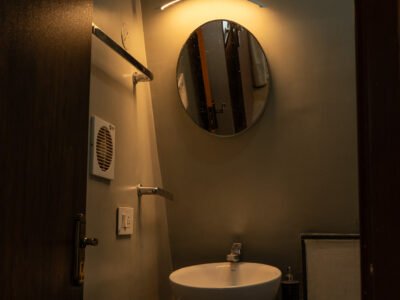 Locale A Frame Escape