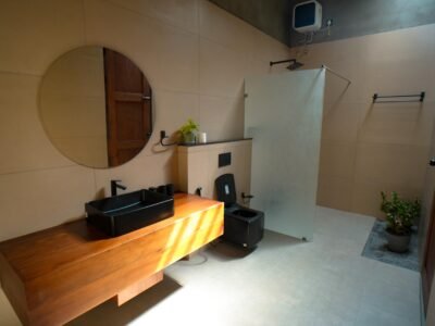 Locale Earthen Nest